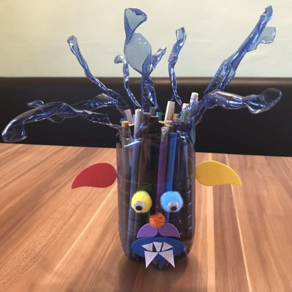 Aufbewahrung aus Plastikflaschen Stifthalter Monster