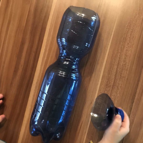 Aufbewahrung aus Plastikflaschen ohne Deckel