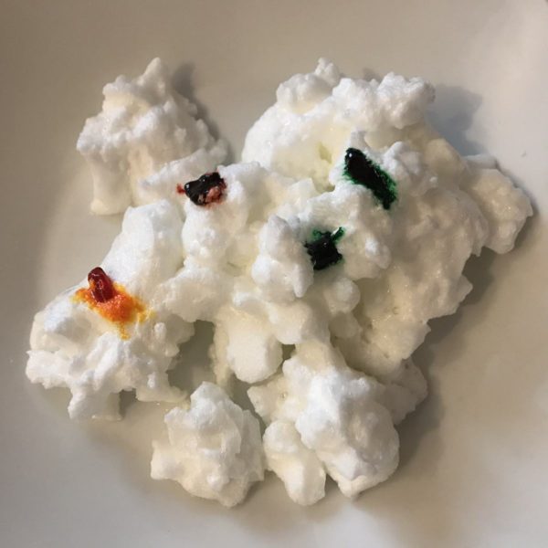 Ostereier marmorieren mit Eischnee